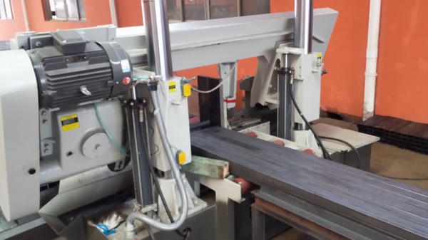 定做倉儲(chǔ)貨架