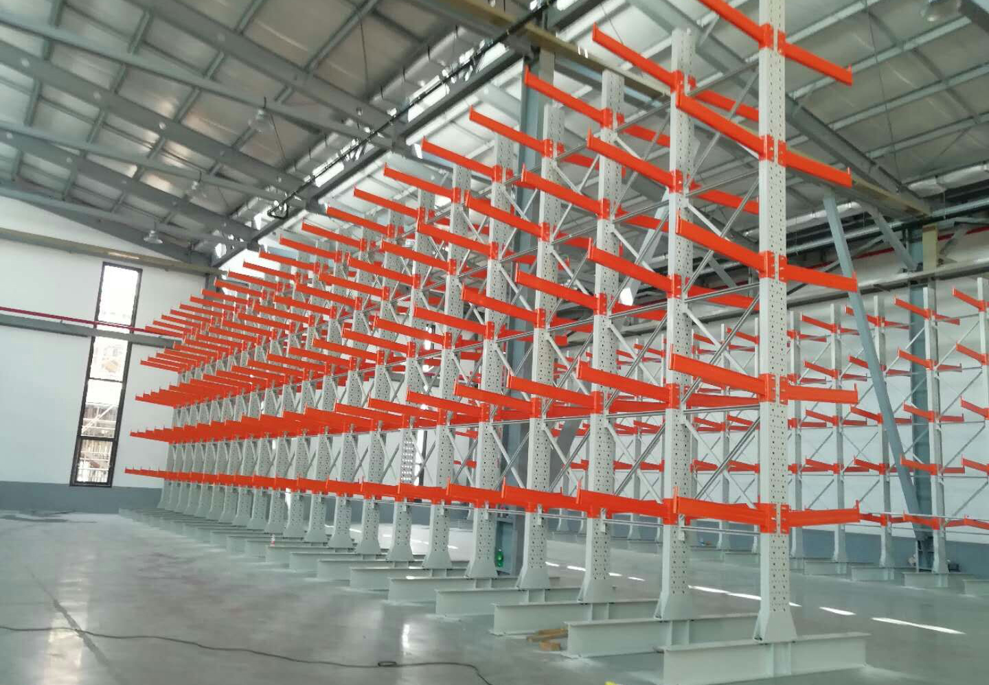 懸臂式倉(cāng)儲(chǔ)貨架