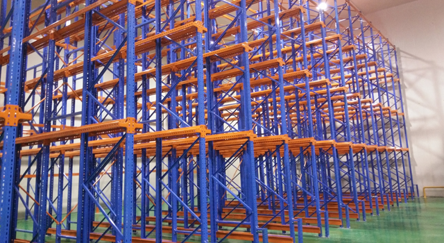 工廠(chǎng)存儲(chǔ)貫通式貨架